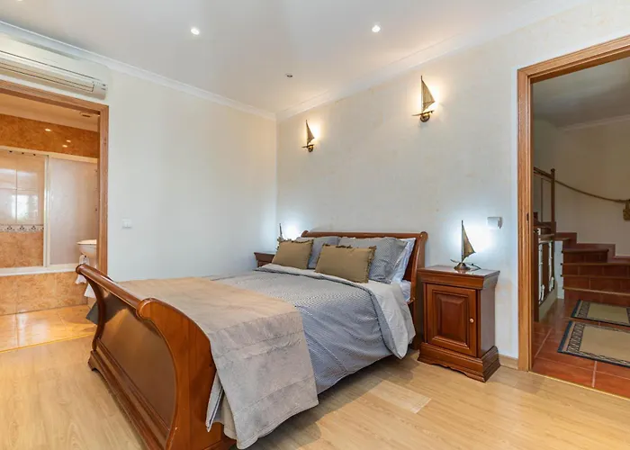 Casa Nautica, Town Center